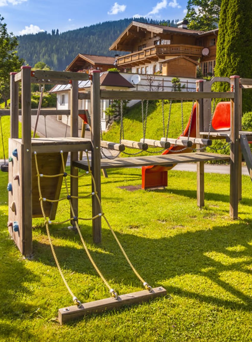 Spielplatz am Haus