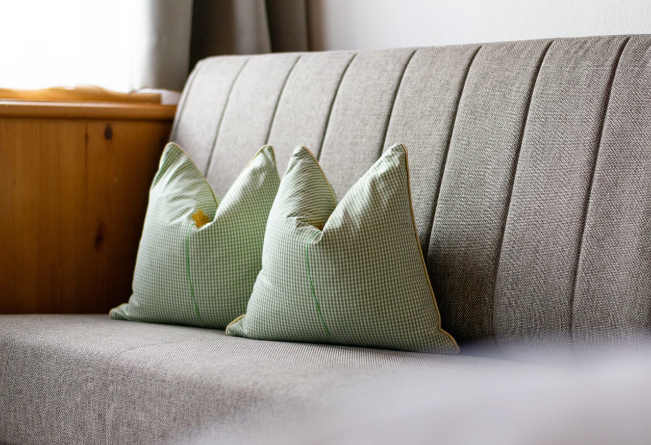 Pölster auf der Couch