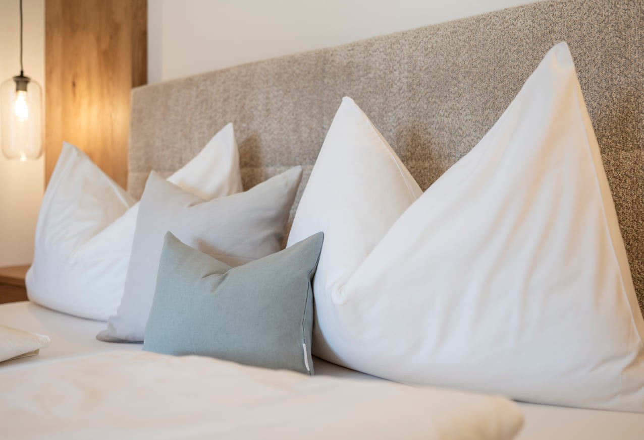 Polster auf dem Bett © Lorenz Masser