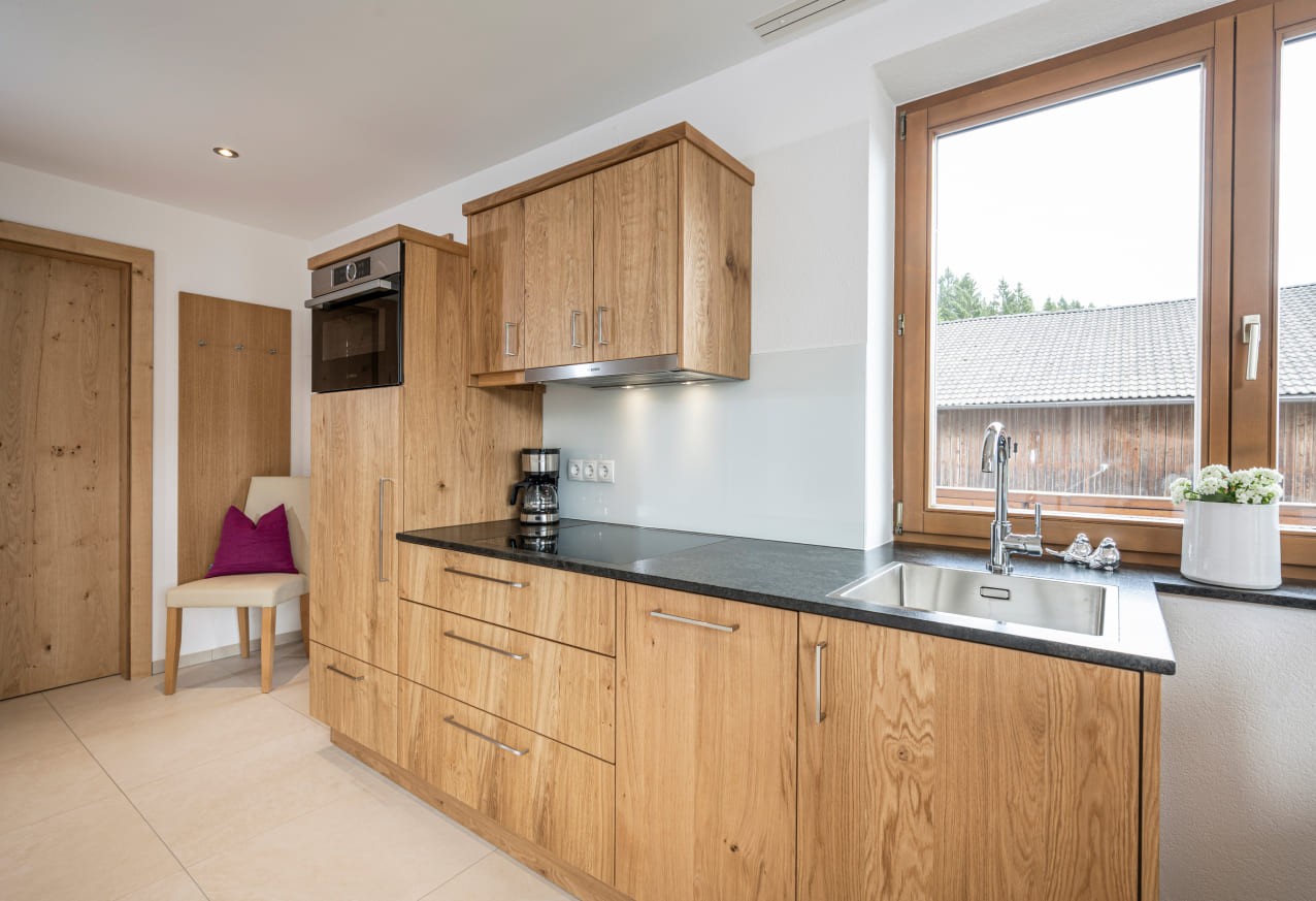 Wohnküche in der Ferienwohnung am Untersüßgut