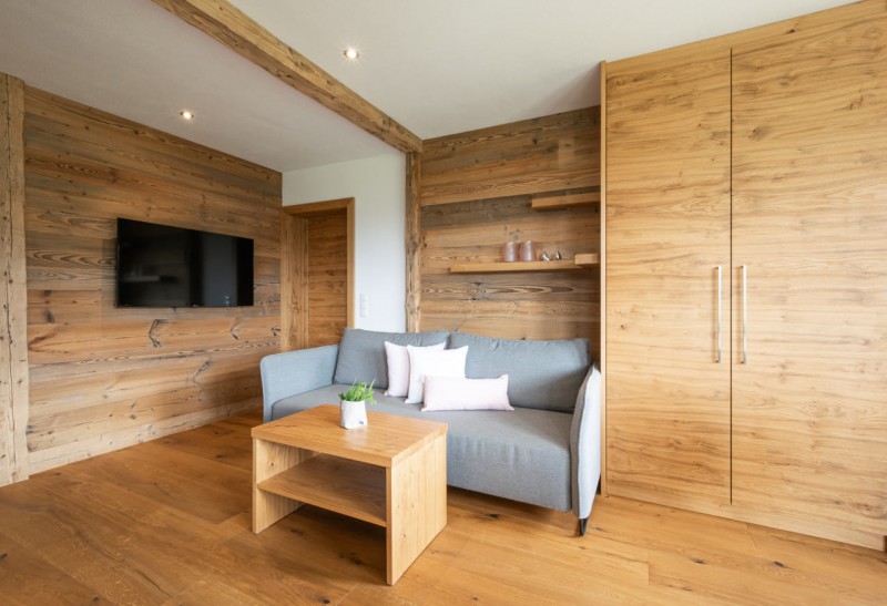 Sitzecke mit Fernseher